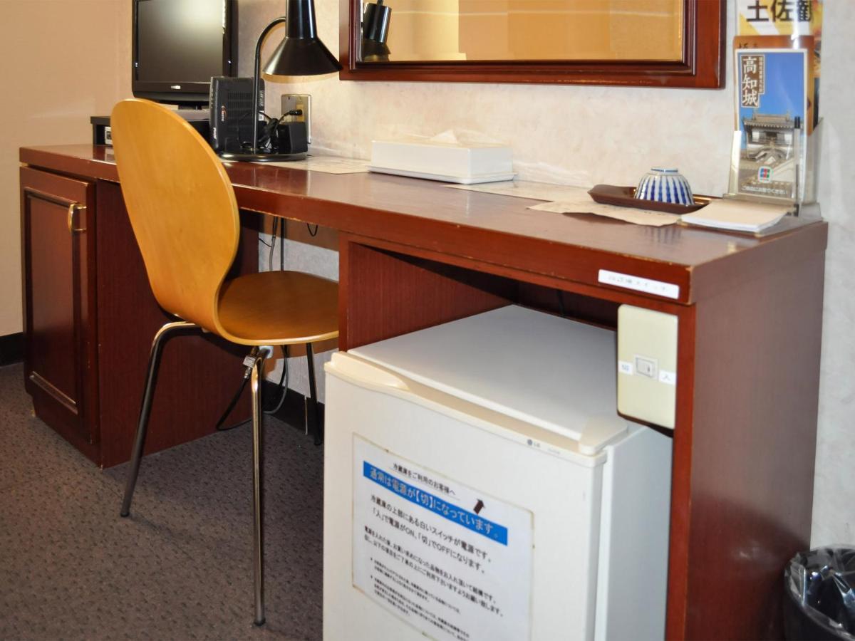 Kochi Sakura Hotel Extérieur photo